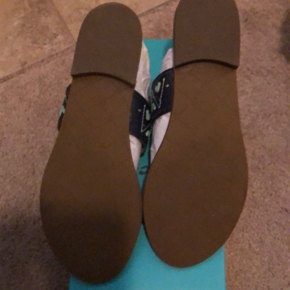 Shoes - Picture 7 of 8